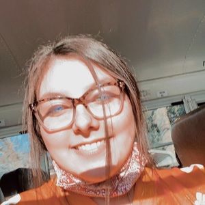 Meet your Posher, Carley